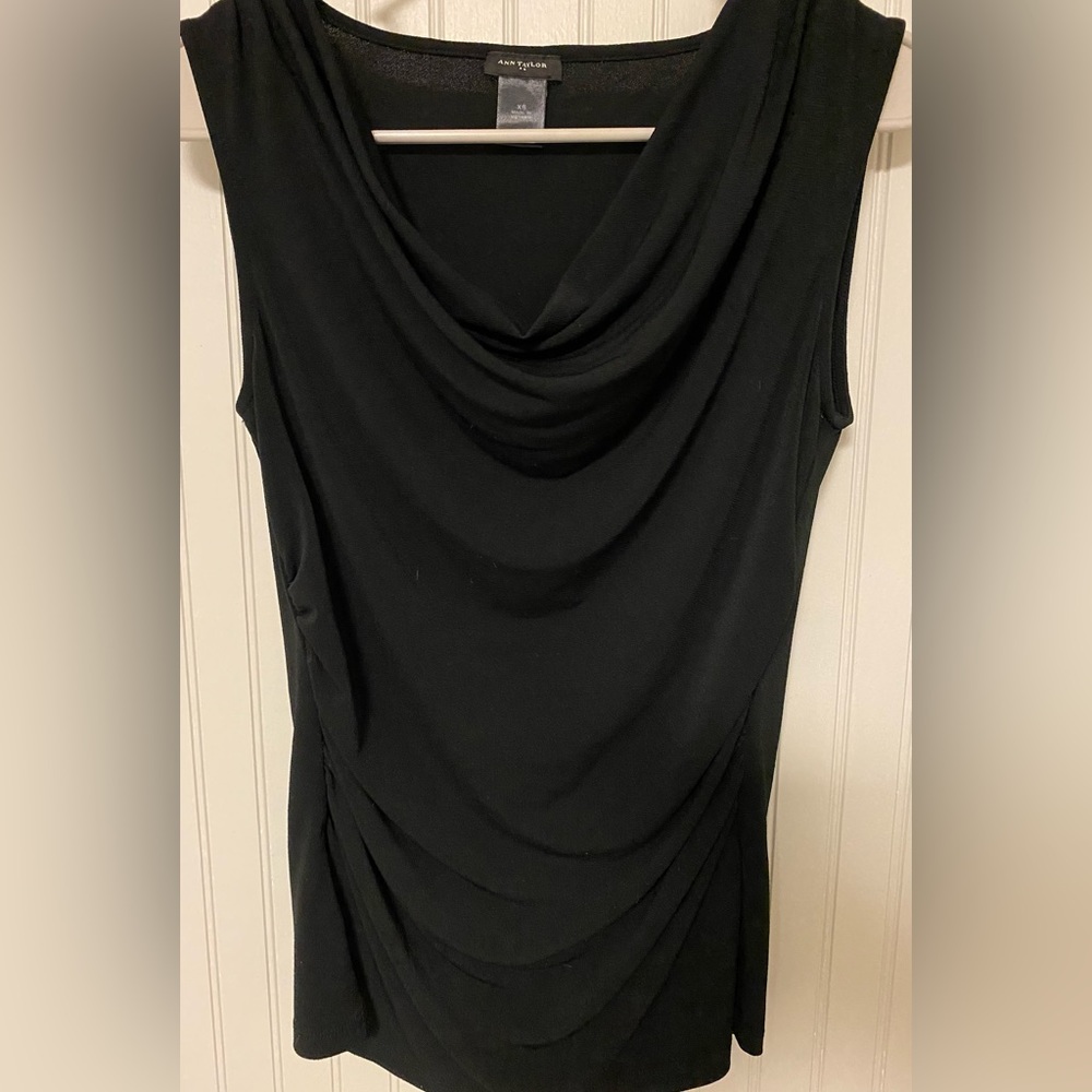 Women’s Ann Taylor Cowl Neckline Ruched Top. Size XS. Black